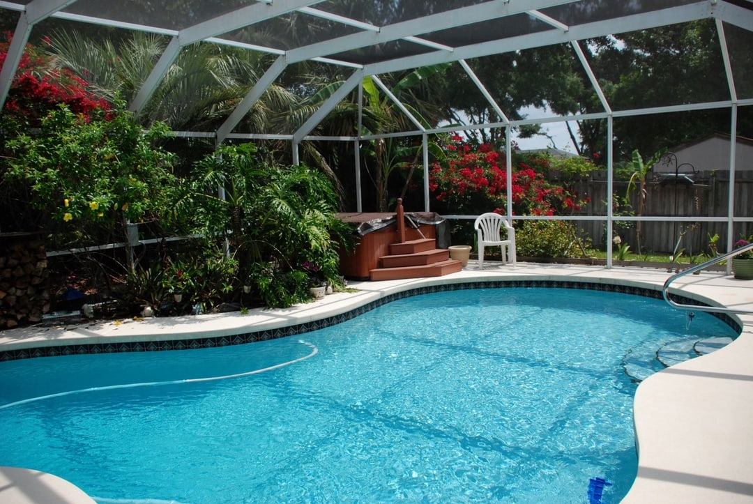 Salt UV and Ozone Pools High Amps and Regular Chlorine